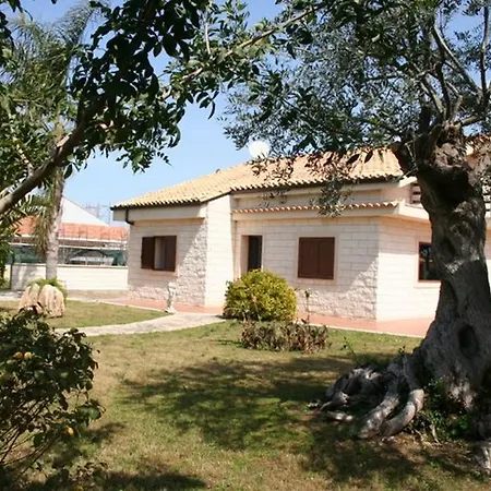 Via Dei Garofani * بونتا سيكا